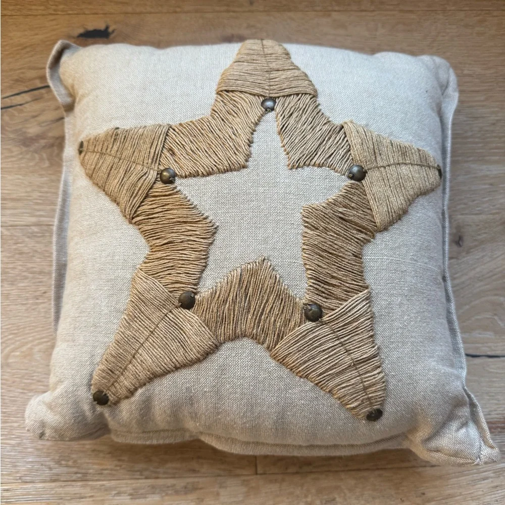 🔥NEW🔥POTTERY BARN STAR  Cottagecore RARE! Pillow Price firm!